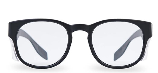 Modelo FEVER Negro Cal. 49-24, Fabricada en poliamida. Posibilidad de graduar a medida o en neutro.